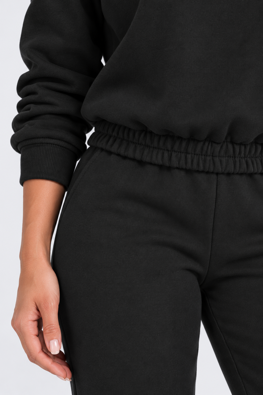 Stylish & Comfortable Tracksuit for Women - black detail - studio